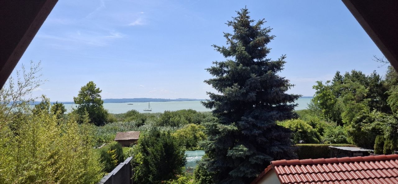 Emeleti Apartman